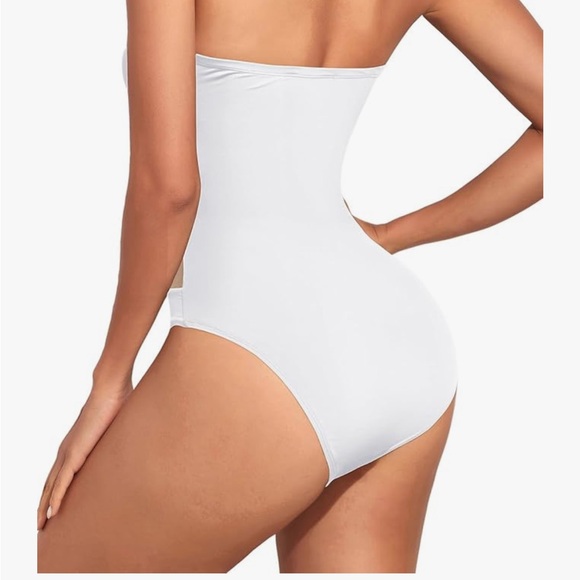 Holipick White One-Piece Swimsuit with removable and adjustable straps. Large - Picture 9 of 9